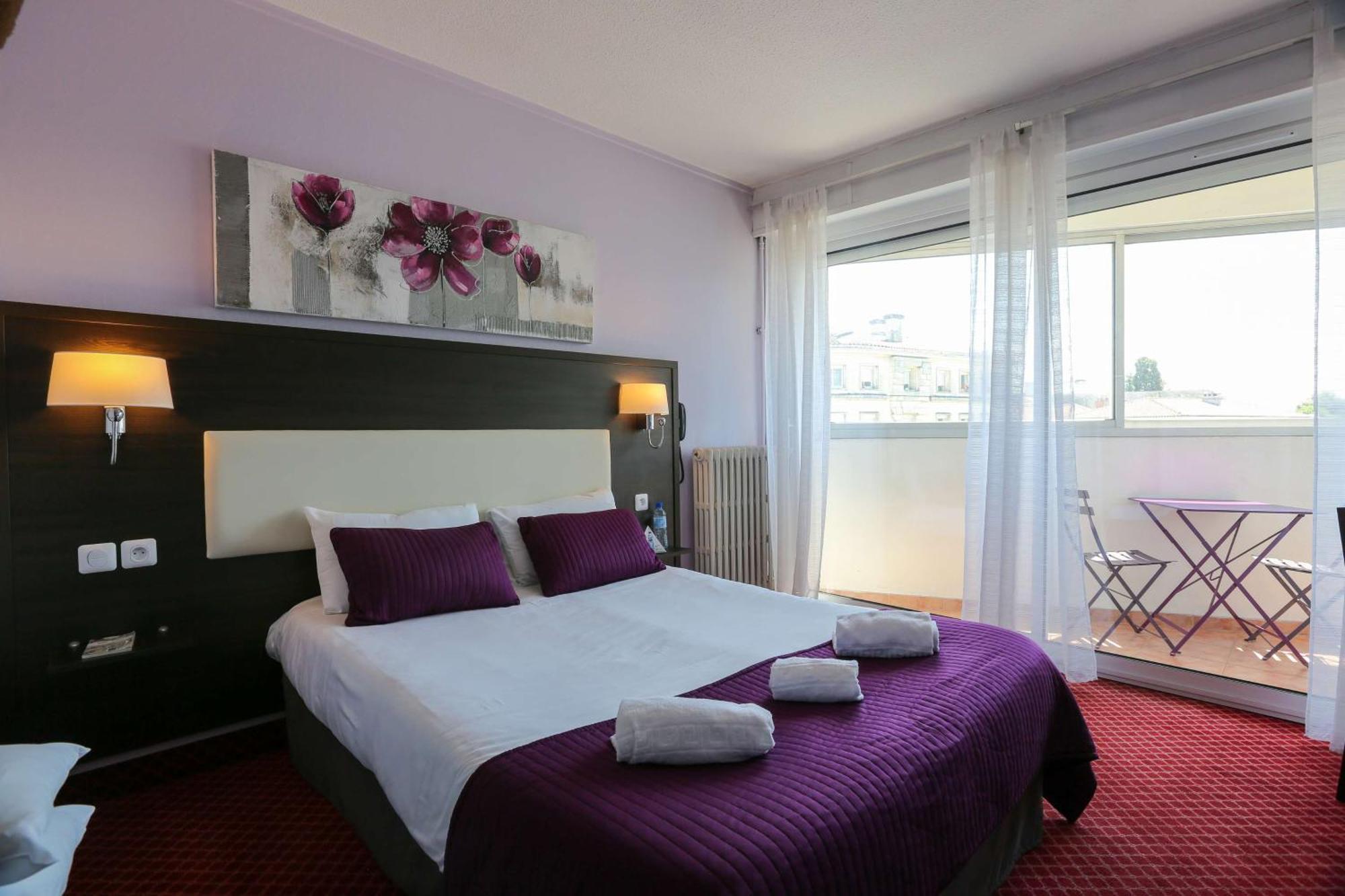 Brit Hotel Bleu Nuit Saintes Exterior foto